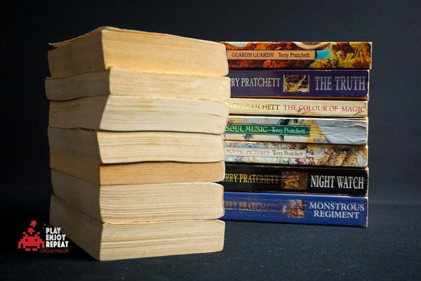 Terry Pratchett Discworld 18 Book Bundle and MAPS FAST and FREE UK Postage